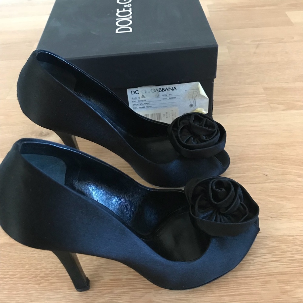 DOLCE GABBANA black shoes !!